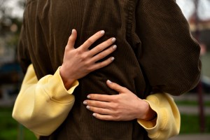 El abrazo urgente y otros relatos de terror para reflexionar